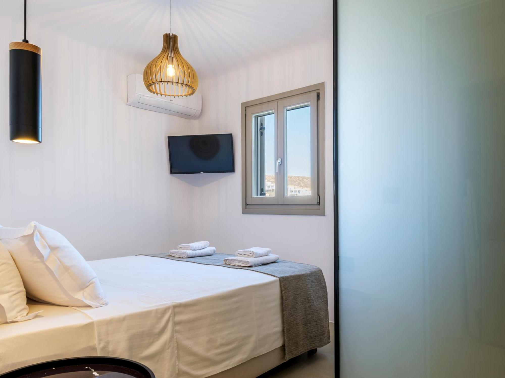 The Mykonist Merchia Beach Villas & Suites Екстериор снимка