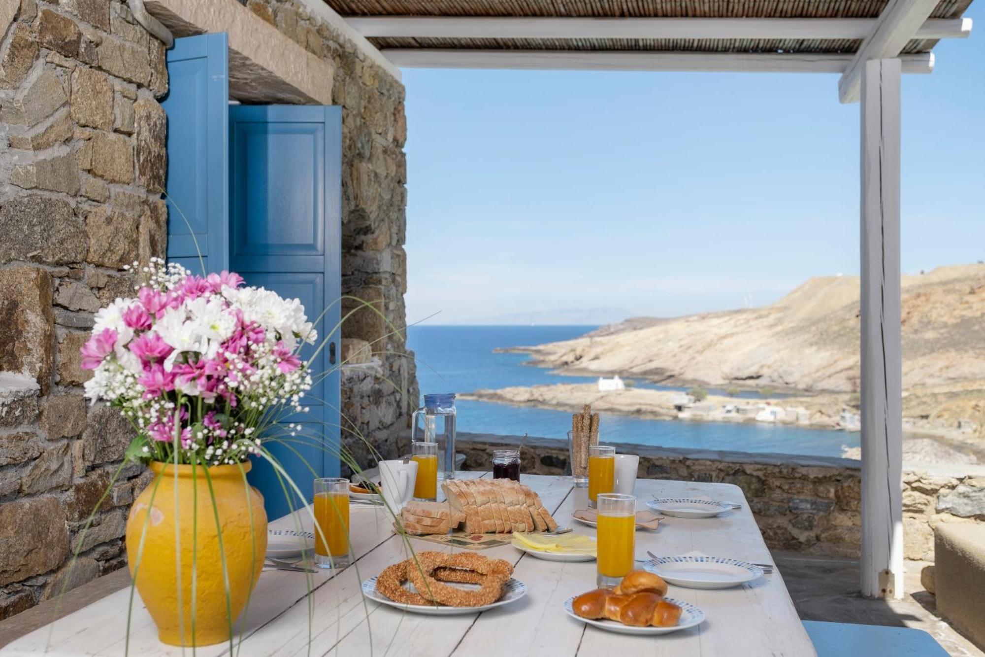 The Mykonist Merchia Beach Villas & Suites Екстериор снимка
