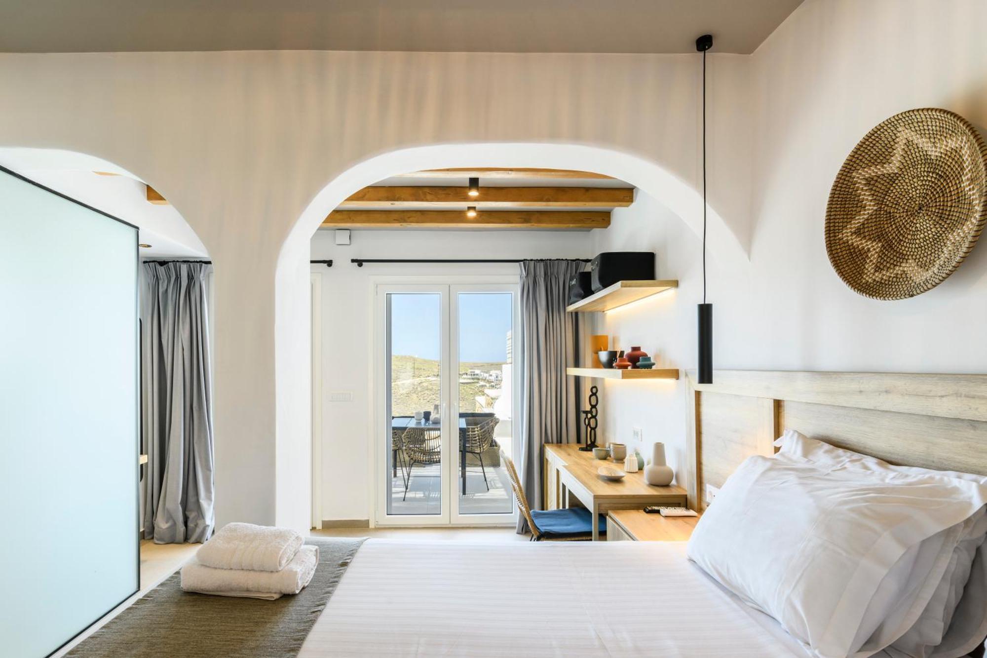 The Mykonist Merchia Beach Villas & Suites Екстериор снимка