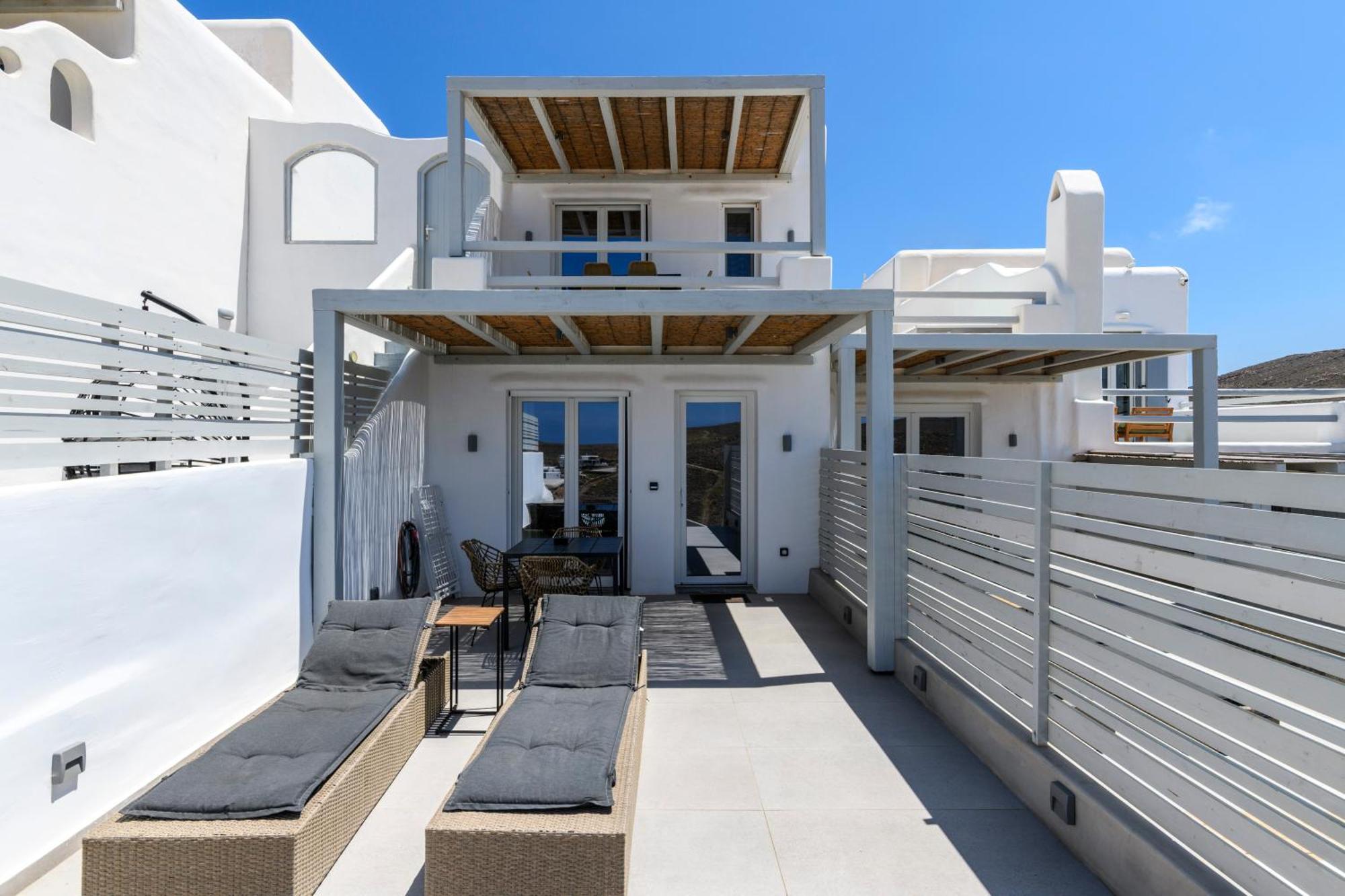 The Mykonist Merchia Beach Villas & Suites Екстериор снимка