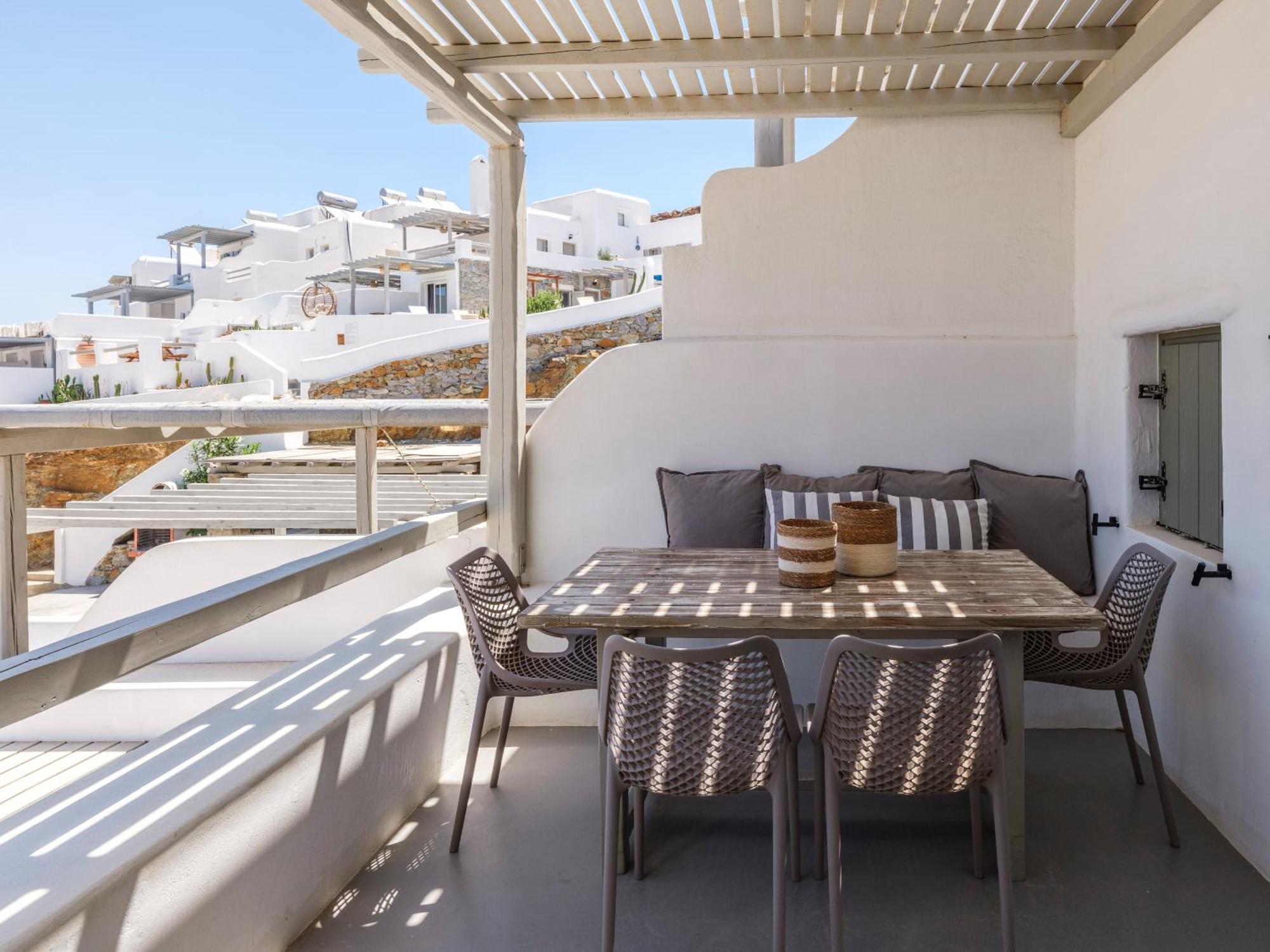 The Mykonist Merchia Beach Villas & Suites Екстериор снимка