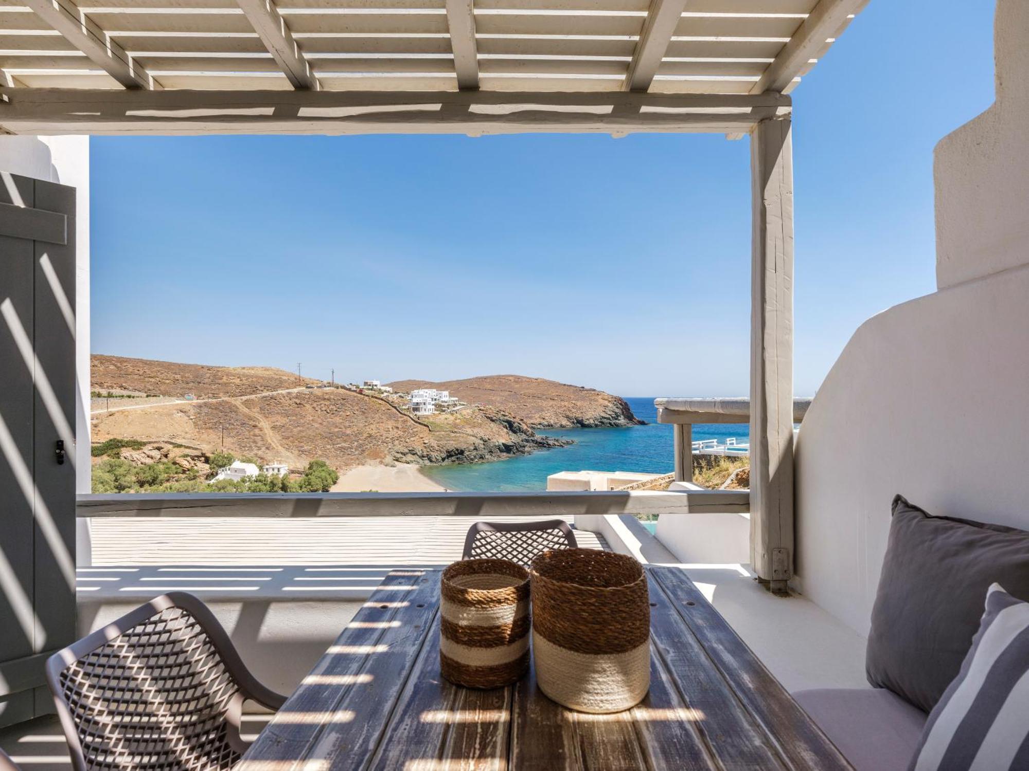 The Mykonist Merchia Beach Villas & Suites Екстериор снимка