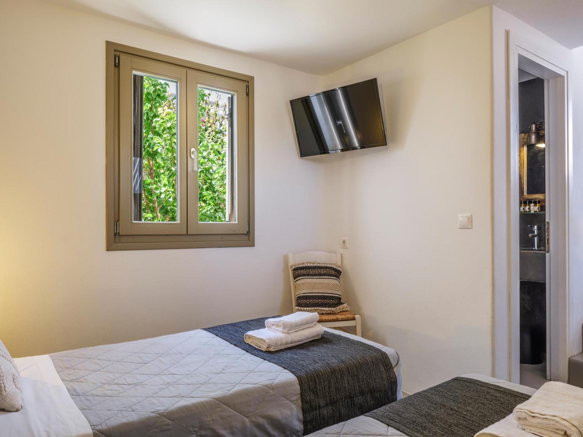 The Mykonist Merchia Beach Villas & Suites Екстериор снимка