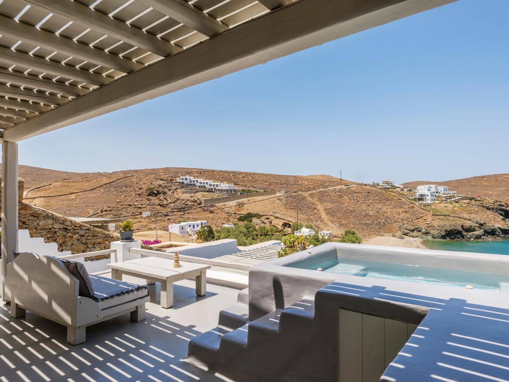 The Mykonist Merchia Beach Villas & Suites Екстериор снимка