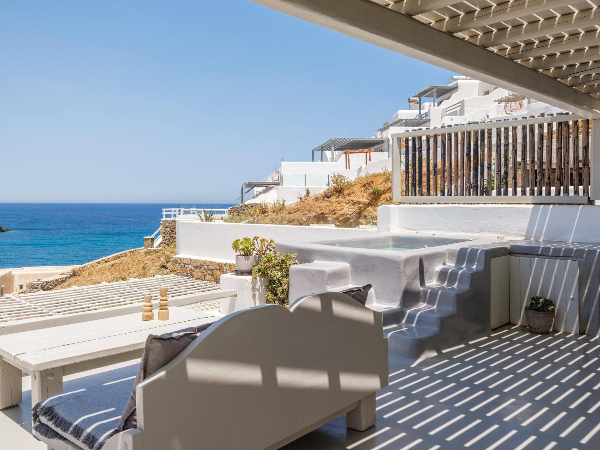 The Mykonist Merchia Beach Villas & Suites Екстериор снимка