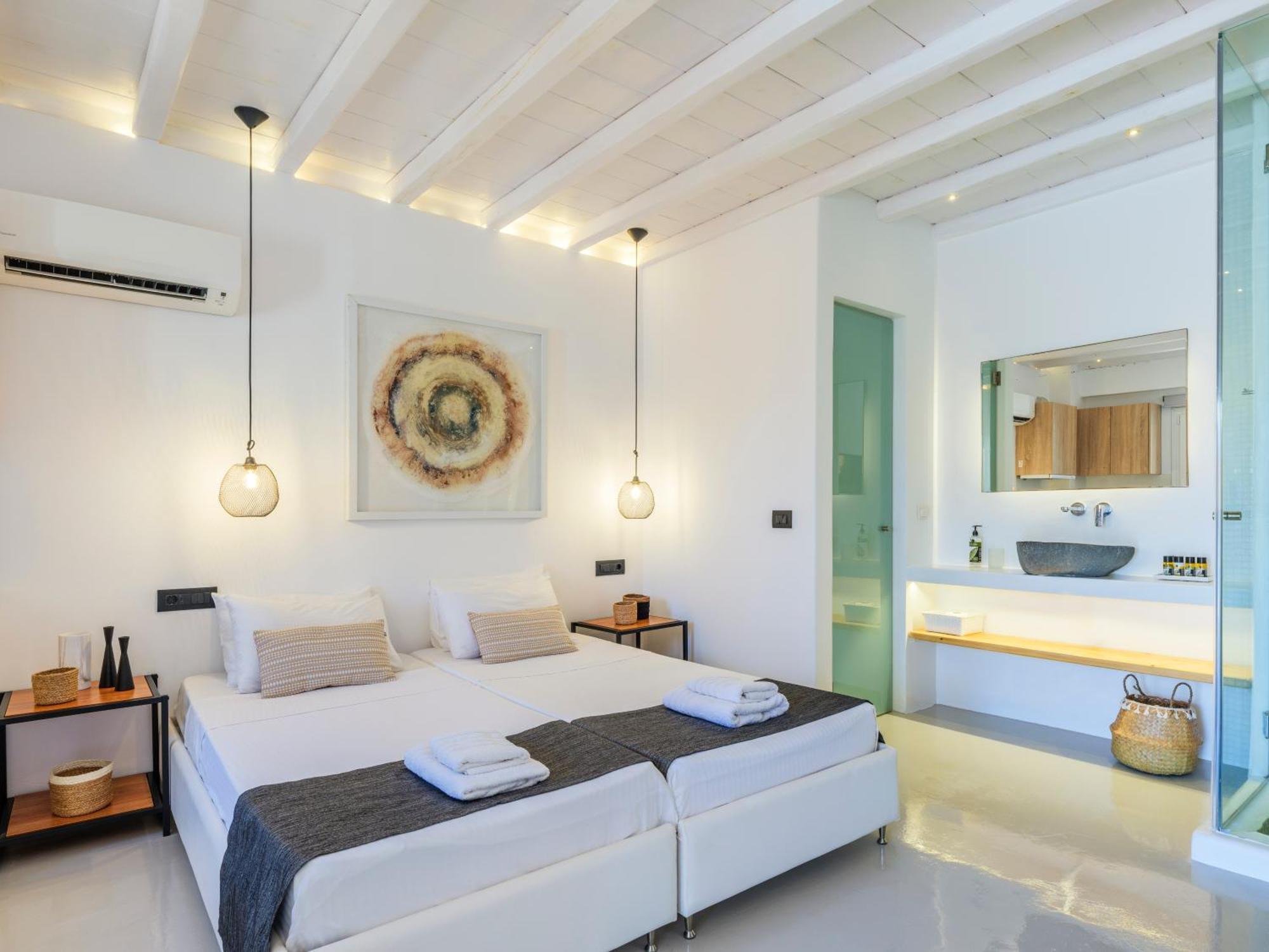 The Mykonist Merchia Beach Villas & Suites Екстериор снимка