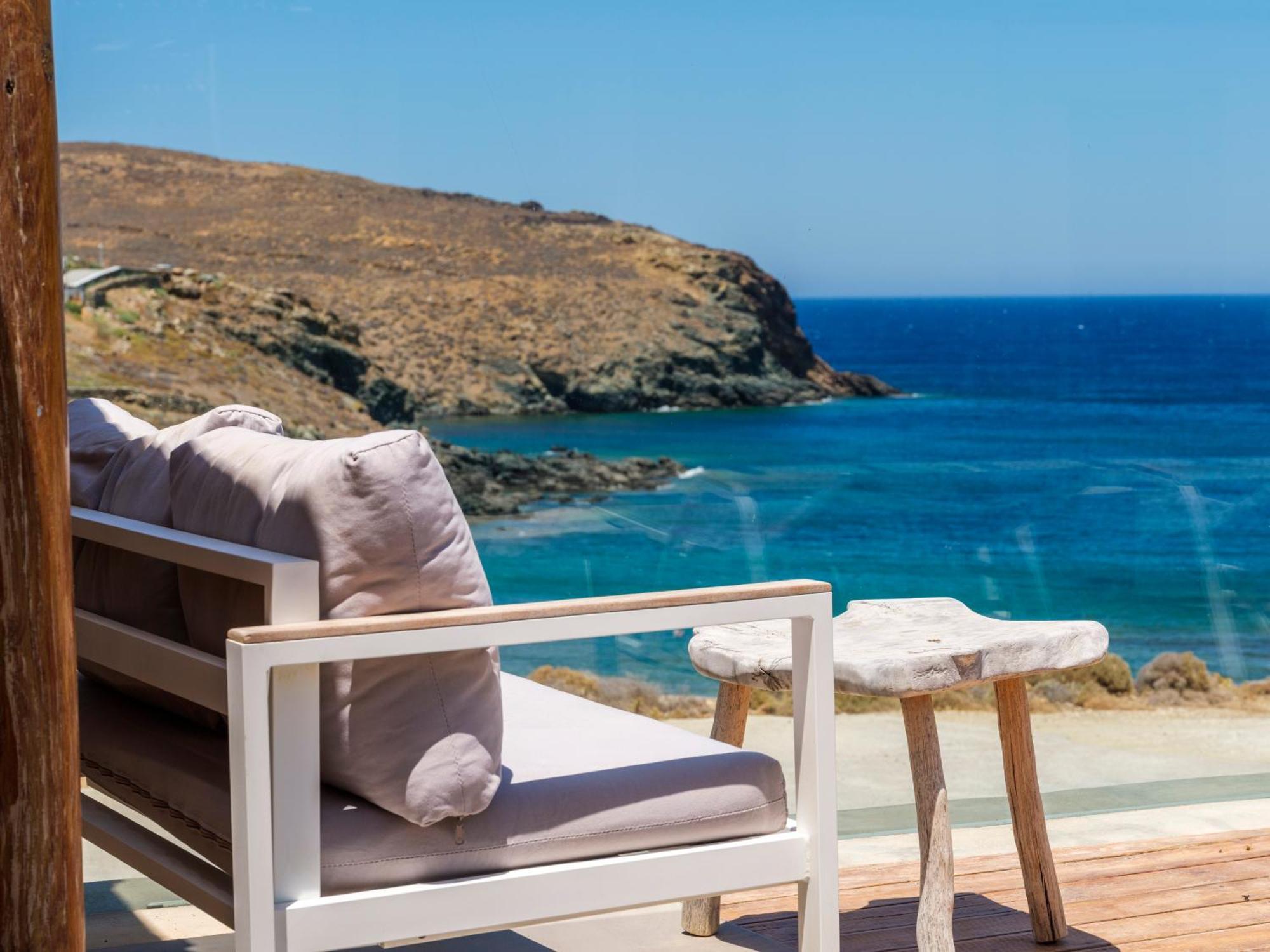 The Mykonist Merchia Beach Villas & Suites Екстериор снимка