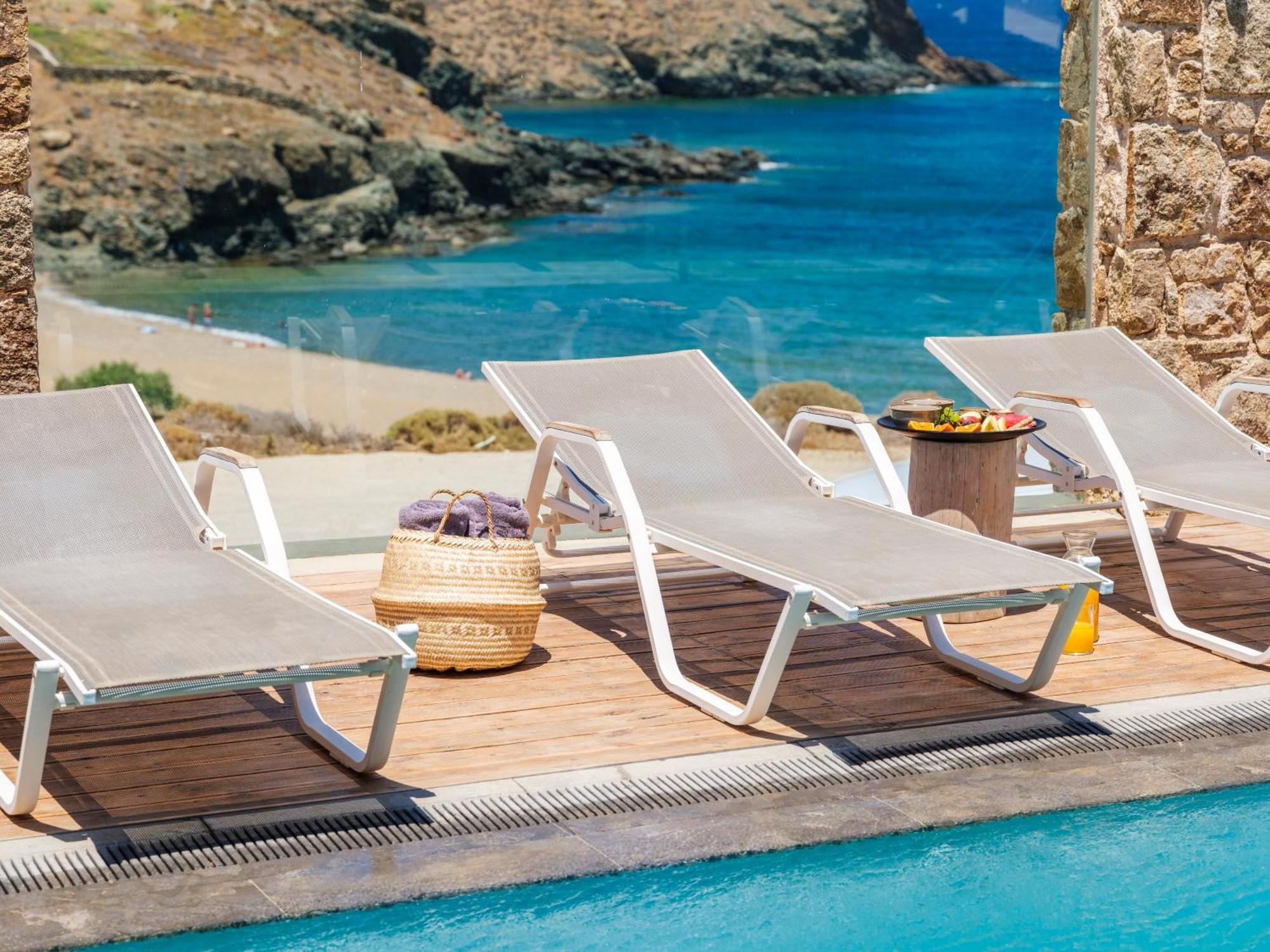 The Mykonist Merchia Beach Villas & Suites Екстериор снимка