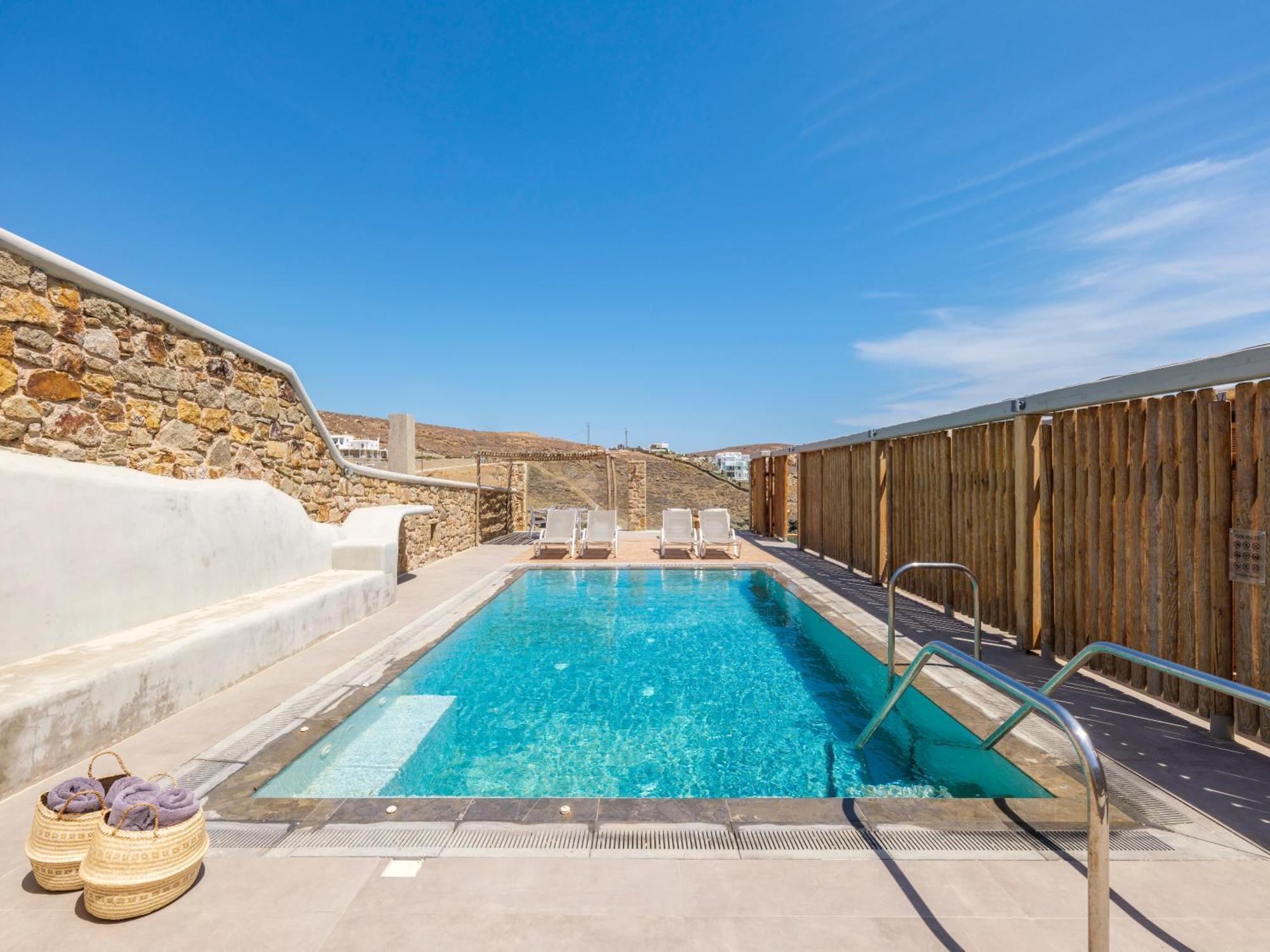 The Mykonist Merchia Beach Villas & Suites Екстериор снимка